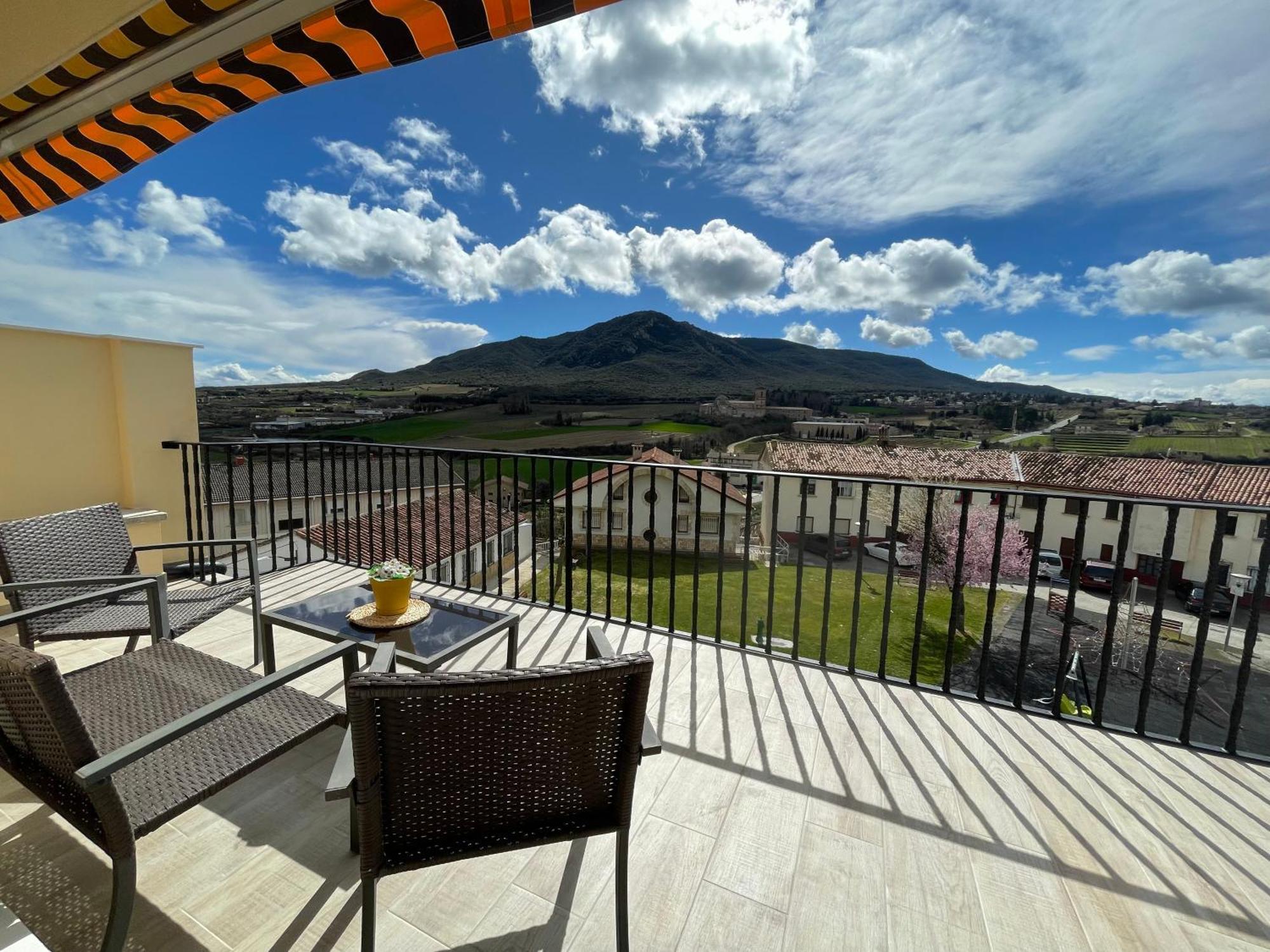 Apartamentos Montejurra Ayegui Luaran gambar